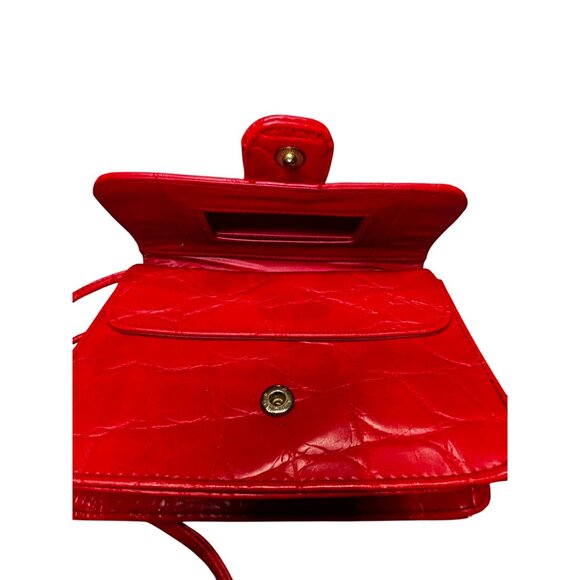 Red Faux Crocodile Embossed Shoulder Crossbody Bag With Gold Clasp By Ponte - Picture 7 of 13